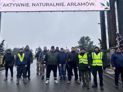 Policjanci i mieszkańcy Przemyśla pokonali 36 km dla chorej Moniki