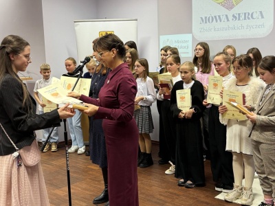 Kaszubskie życzenia dla wszystkich. Powstał zbiór „Mòwa serca”