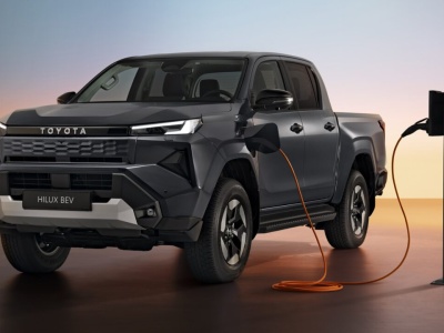 Toyota Hilux BEV: CENA od 282 777 złotych z pickupa z baterią 59,2 kWh i mikrym zasięgiem. Żeby nikt go nie chciał?