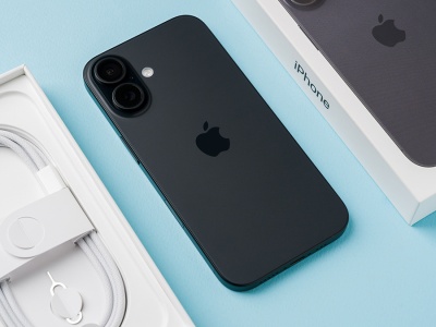 Składany ekran cofnie iPhone'a o dekadę. Apple idzie na potężny kompromis