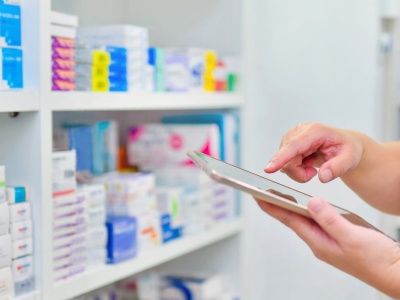 Pilny komunikat GIF. Popularny lek przeciwbólowy wycofany, aż 18 serii z wadą jakościową