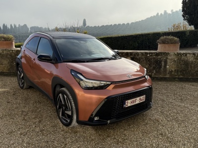 Wciskałem się na centymetry i nie zużywałem paliwa. Toyota Aygo X Hybrid pali pół kropli