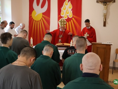 Cieszyn: Osadzeni modlili się wraz z biskupem Pindlem