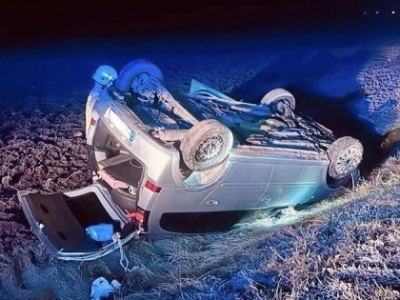 Kleczew. 41-latka dachowała nad ranem w Wielkopolu