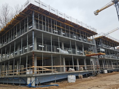 Najbardziej luksusowe apartamenty nad jez. Ukiel? Prywatna plaża budzi wątpliwości