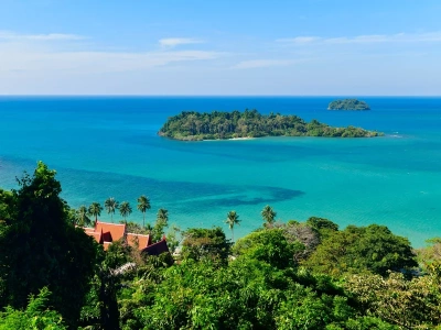 Ambasada wydała komunikat dla turystów. „Odradza się podróże, które nie są konieczne”