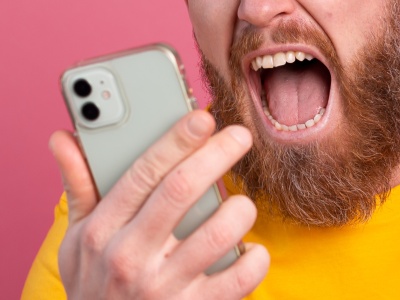 Chciał znaleźć swoją mamę, dlatego zadzwonił pod 112… 41 razy. 56-latek stanie przed sądem