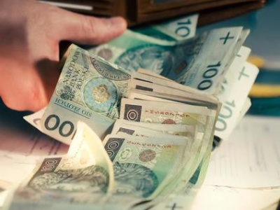 Widełki zarobków w ogłoszeniu o pracę: jak daleko sięga jawność wynagrodzeń