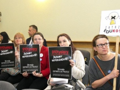 Odszkodowanie za reformę edukacji? Rodzice żądają 2 milionów złotych