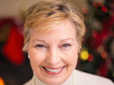 Błąd w makijażu świątecznym, który postarza. Wiele kobiet o nim nie wie