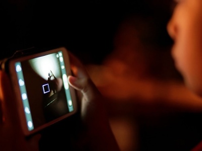 Święta Bożego Narodzenia bez smartfona. Psycholog wskazuje pożytki „cyfrowego detoksu”