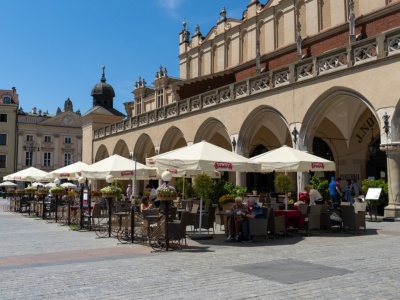 Bez parasoli i ogródków. Czy branża HoReCa zapłaci za zakaz reklamy piwa?