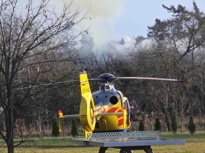 Pożar domu w Grabowcu koło Zielonej Góry. Poparzona jedna osoba (ZDJĘCIE CZYTELNIKA)