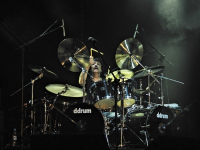 Legendarny rockowy bębniarz