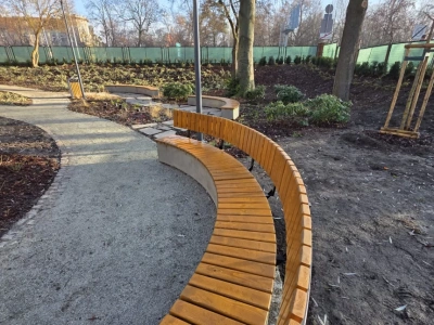 Przy ulicy Witelona powstał zielony skwer ze strefą wypoczynku (FOTO)