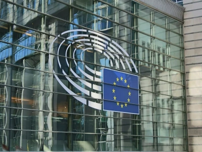 Koniec rosyjskiego gazu w UE. Jeden europoseł z Polski głosował przeciw