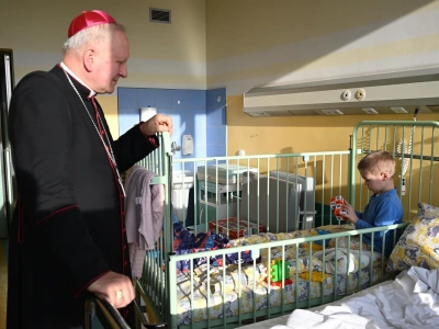 Bp Łukasz Buzun odwiedził pacjentów szpitala