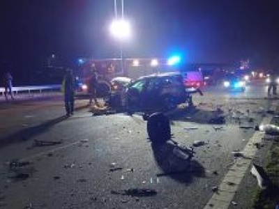 Dwa policyjne radiowozy minęły auto stojące na S7! Chwilę później doszło do tragedii