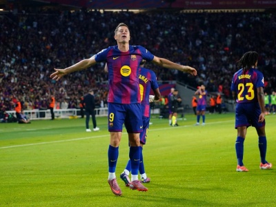 Doradca prezesa Barcelony wskazał, który napastnik może zastąpić Lewandowskiego