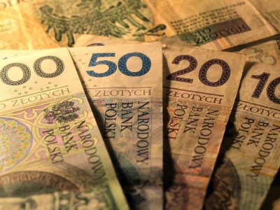 Nowe dane GUS. Rośnie wynagrodzenie, spada zatrudnienie