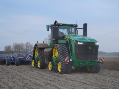 Ponad 700 mln dolarów na ciągniki. Tyle wydały firmy i rolnicy w Ukrainie w 2025 r.