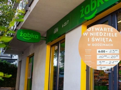 Żabka w Wigilię i Święta 2025: Do której godziny otwarte sklepy?