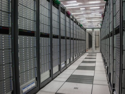 CERN zapisał 1 eksabajt danych z LHC. Gdyby to był film, oglądalibyśmy go przez 50 tys. lat