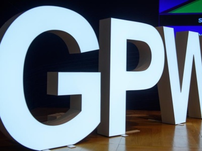 Ameryka wyciągnęła w górę polską giełdę. Energetyka spada po środowym wystrzale