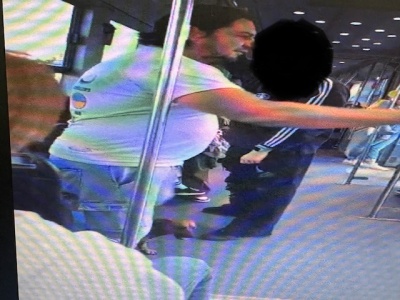 Groził nieletniemu w tramwaju. Policja szuka mężczyzny ze zdjęcia