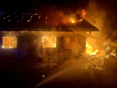 Kazimierzów. Pożar i wybuchy w garażu