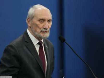 Macierewicz i wykroczenia. Komisja wydała decyzję
