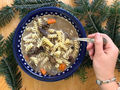 Jak ratować gorzką zupę grzybową? Dodaj to, a odzyska naturalny smak