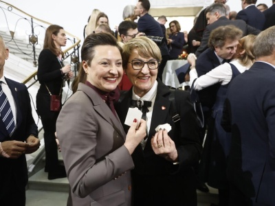 Przedświąteczne spotkanie w Sejmie. Tak parlamentarzyści łamali się opłatkiem