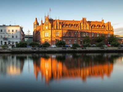 Poczta Główna dzisiaj przypomina przepych. Ma stać się pasażem handlowym