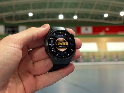 Rower bez hamulców kontra HUAWEI WATCH GT 6 Pro. Cyfrowy świat nie musi być wrogiem klasyki