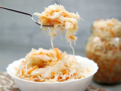 Ten błąd wiele osób popełnia przed Wigilią. Tego nigdy nie rób z kiszoną kapustą! Tak przygotujesz najzdrowszą kapustę z grzybami i bigos