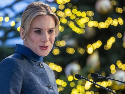 Marta Nawrocka wystawiła wyjątkową bombkę na licytację. Cel wyciska łzy wzruszenia