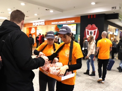 Popeyes w Galerii Krakowskiej już działa. Klienci dostali darmowe Chicken Sandwich