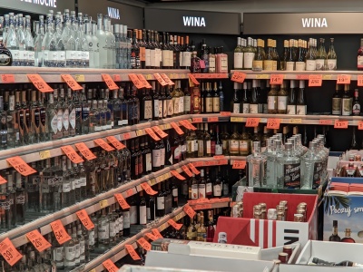 Alkohol nie podrożeje w 2026 roku. Prezydent zawetował i tłumaczy, dlaczego