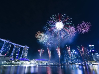 Sylwester za „tysiaka” i święta w trybie solo. Tak latamy w końcówce 2025 roku