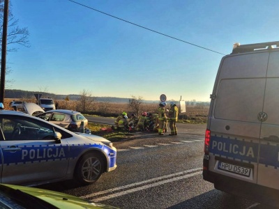 Policjant potrącony na wypadku (ZDJĘCIA)