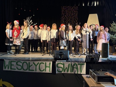 Wspólne kolędowanie i Jasełka w ZSS w Targanicach