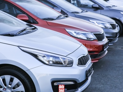 Kupując samochód, warto zabrać ze sobą magnes. Tak pomaga w oględzinach