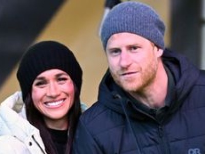 Meghan Markle wrzuciła kartkę świąteczną. Zapozowała do niej z Harrym i DZIEĆMI (FOTO)