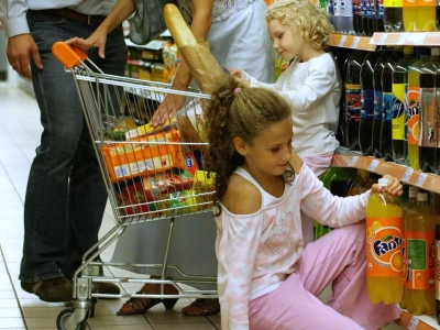 Mniej wizyt, inne koszyki. Dane z małych sklepów pokazują ich pogarszającą się sytuację