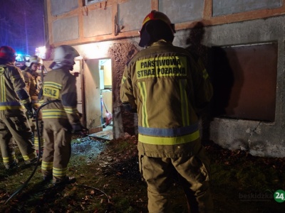 Z ostatniej chwili: Nocny pożar w Jaworzu. Palił się węgiel w zasobniku pieca | ZDJĘCIA