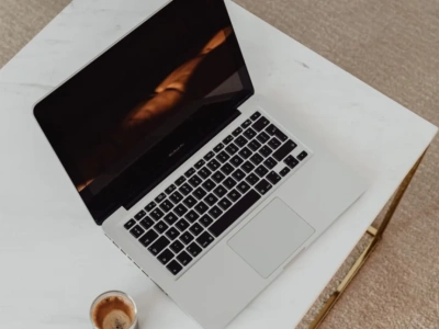 Platforma e-learningowa dla firm: jak stworzyć jedno miejsce dla wszystkich szkoleń