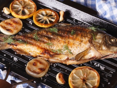 Takiego karpia jeszcze nie jedliście. Świąteczny hit z kaszą i grzybami według przepisu Karoliny Stolarskiej-Bigos