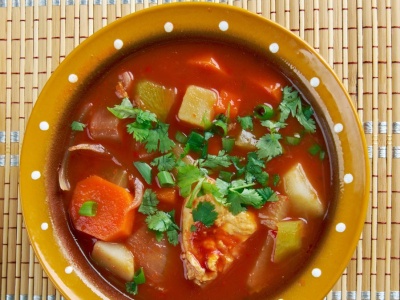 Karp w roli głównej, ale zupełnie inaczej. Węgierska zupa rybna według Karoliny Stolarskiej-Bigos