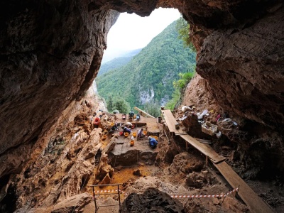 Mroczna przeszłość zapisana w DNA. Jaskinia z Kalabrii zawierała mrożące krew w żyłach dowody z epoki brązu